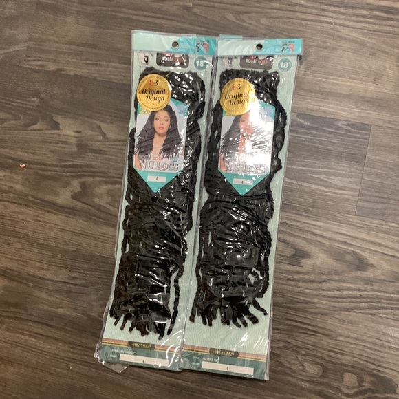Bundle of Bobbi Boss Nu Locs 18” - Picture 2 of 4